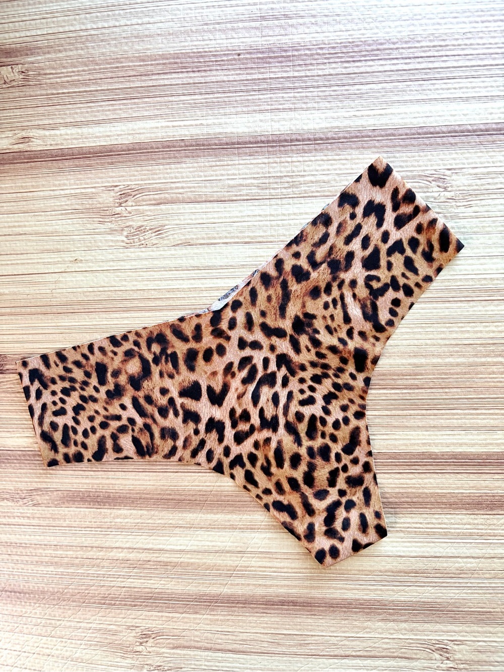 Victoria's Secret No-Show High-Waist Thong in Desert Gold Leopard print